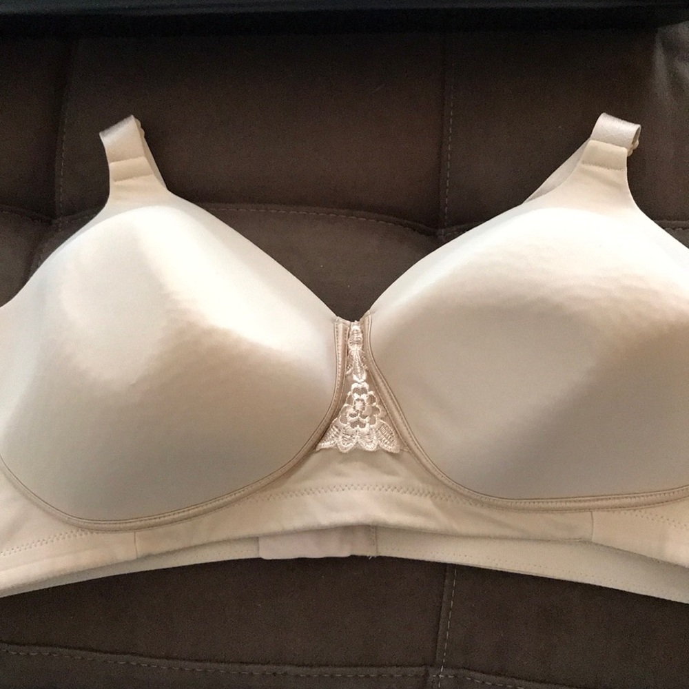 Vanity Fair Bra - 44D